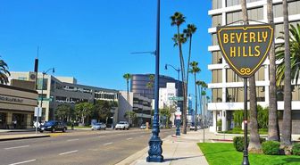 Zengin ve ünlülerin muhiti Beverly Hills'te tütün satışı tamamen yasaklanıyor