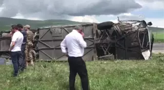 Yolcu otobüsü devrildi: 6 yaralı
