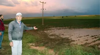 Sandıklı'da dolu ve sel, tarım arazilerine ve evlere zarar verdi