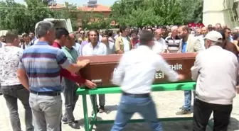 Ankara'da sele kapılarak ölen kadın toprağa verildi