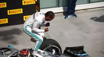 Mercedes-AMG Petronas, galibiyet serisini 7'ye Hamilton ise 5'e çıkardı