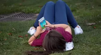 Araştırma: İspanya'da cep telefonlarının da etkisiyle pornografiye erişim yaşı 8'e düştü