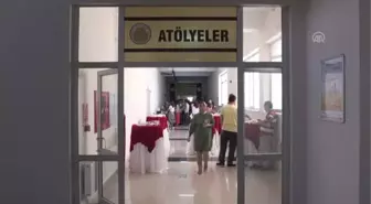 Atıklar hünerli ellerde mobilya ve dekorasyon ürünlerine dönüştü