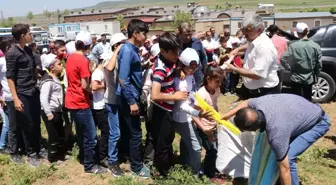 400 çocuk bir arada uçurtma uçurdu