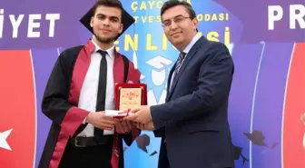 92 öğrenci diplomalarını aldı