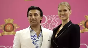 Bar Refaeli, Dosso Dossi podyumunda (2)