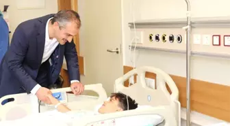 Başkan Çiftçi'den sünnet olan çocuklara ziyaret