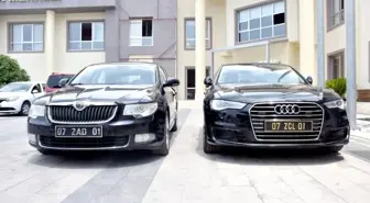 Toplu ulaşım aracı alınsın diye makam araçlarını satışa çıkardı