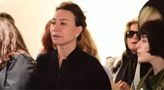 3 ay önce eşini kaybeden Demet Akbağ, ödül töreninde gözyaşlarına boğuldu