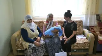 Sapanca Belediyesi hoş geldin bebek ziyaretlerine devam ediyor