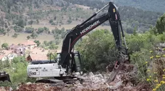 Akseki Belediyesi Susuzşahap Mahallesi'nde yol açımı yaptı