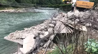 Fırtına Vadisi'nde kaçak yapıların yıkımı sürüyor