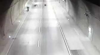 Motosikletli genç kızın feci ölümü kameralara yansıdı