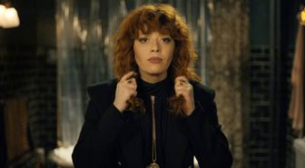 Netflix'in Beğenilen Dizisi Russian Doll'un İkinci Sezonundan Onay Alındı