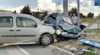 Burdur'da otomobiller çarpıştı: 5 yaralı