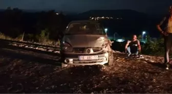 Bursa'da iki otomobilin çarpıştığı kazada eski belediye başkanı öldü, 4 kişi yaralandı