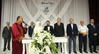 Cumhurbaşkanı Erdoğan nikah törenlerine katıldı