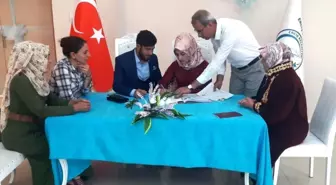 Erciş Belediye Başkanı Çetin, ilk kez nikah kıydı