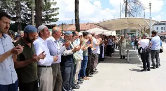 Erzincan'da yüzlerce Müslümanın katılımıyla Mursi için gıyabi cenaze namazı kılındı