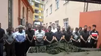 Hentbol camiası yasta