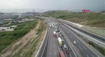 KOCAELİ TEM'DE ZİNCİRLEME KAZA, OTOYOLU TRAFİĞE KAPATTI-2