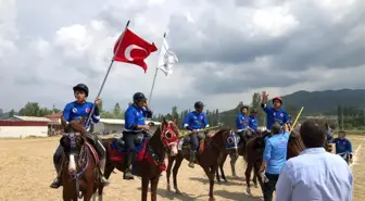 Sındırgı'da atlı cirit yarışmaları düzenlendi