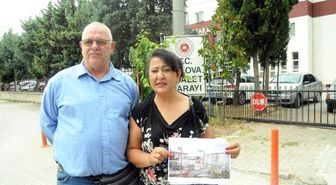 Yolda bulup jandarmaya teslim ettikleri çanta, hayatlarını kararttı