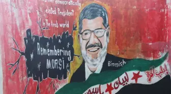 İdlibli ressam Mursi'nin resmini duvara çizdi