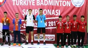 Ankara'da düzenlenen Türkiye Badminton Şampiyonası tamamlandı