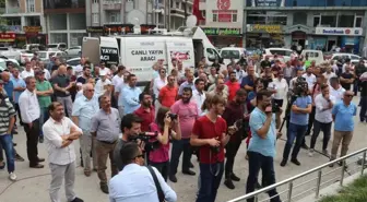 Arsaları tarlaya çevrilen emlakçılar CHP'li belediyeyi protesto etti