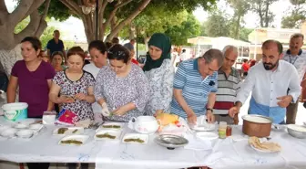 Yoğurt yeme yarışması renkli görüntüler oluşturdu