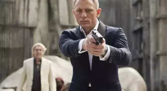 James Bond filminin setindeki kadınlar tuvaletinde gizli kamera bulundu