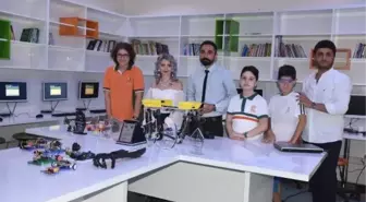 Yürüyen robot makine ile jüri özel ödülü aldılar