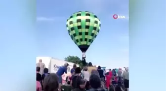 Sıcak Hava Balonu Kalabalığa Daldı