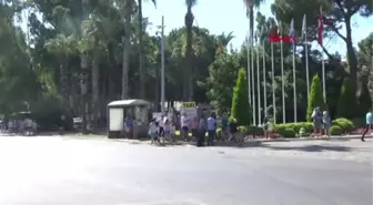 ANTALYA Serik'te taksiciler kontak kapattı, turistler şaşırdı