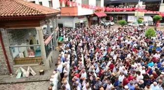 Araklı'daki selde hayatını kaybeden 78 yaşındaki vatandaş son yolculuğuna uğurlandı