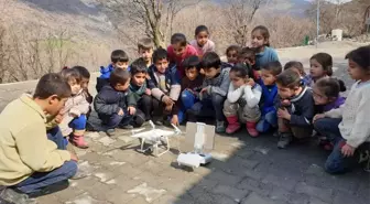 İlk defa drone gören masum çocuklar