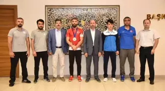 Milli sporculardan Başkan Pekyatırmacı'ya ziyaret