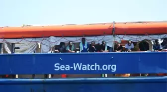 Sea-Watch: İtalya'nın kabul etmediği göçmen gemisindekiler için bir günde 100 bin Euro'dan fazla...