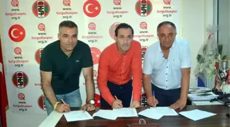 Turgutluspor Cüneyt Biçer'le imzaladı