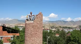 Metrelerce yükseklikte tehlike! Ölümle burun buruna çalışıyor