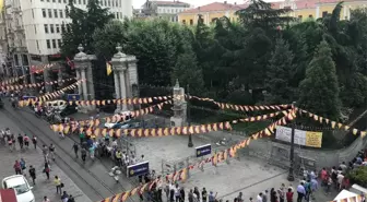 (Özel) İstiklal Caddesi'nde 'istikbal' kuyruğu