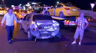Trafik kazasına müdahale eden polislere otomobil çarptı: 2'si polis 8 yaralı