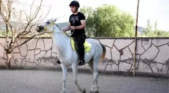 Düzenli sporla 5 ayda 54 kilo verdi