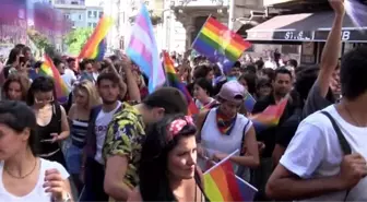 Taksim'deki Onur Yürüyüşü'ne polis plastik mermiyle müdahale etti!