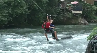 16 yaşındaki tulumcu zipline yaparken tulum çaldı