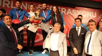 Curling şampiyonlarına görkemli tören