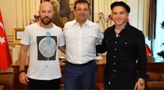 Athena grubu Ekrem İmamoğlu'nu makamında ziyaret etti!