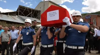 Denizde boğulan polis memuru memleketi Erzurum'da toprağa verildi