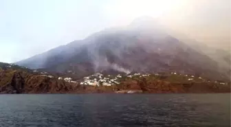 İtalya'da Stromboli Yanardağı faaliyete geçti